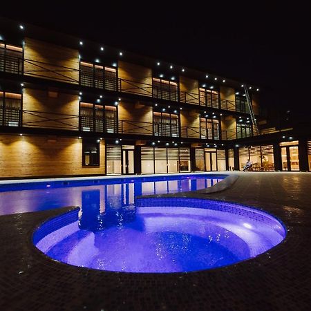 Barhat Hotel & Spa Taraz Exterior foto