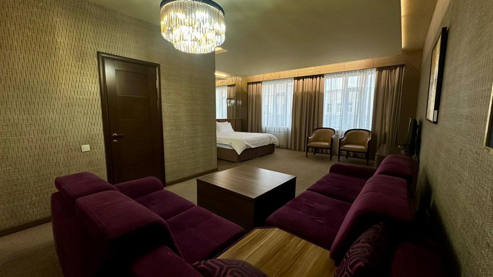 Barhat Hotel & Spa Taraz Exterior foto
